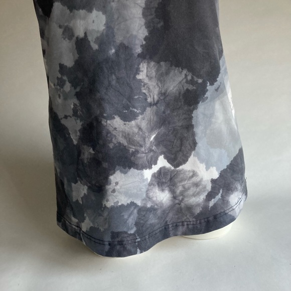 Lululemon Grey White Tank Top size 6 - Picture 4 of 10